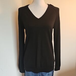 Black V-Neck Long Sleeve Sweater